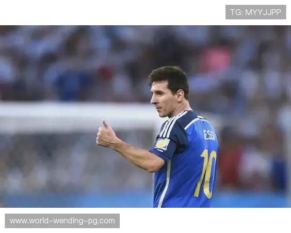 梅西引领全球足坛风潮的传奇征程与辉煌时刻揭秘