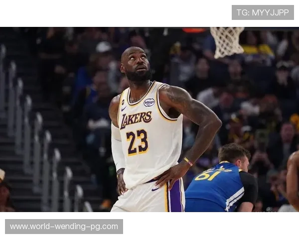 湖人队迎关键对决詹姆斯状态火热力助球队争连胜